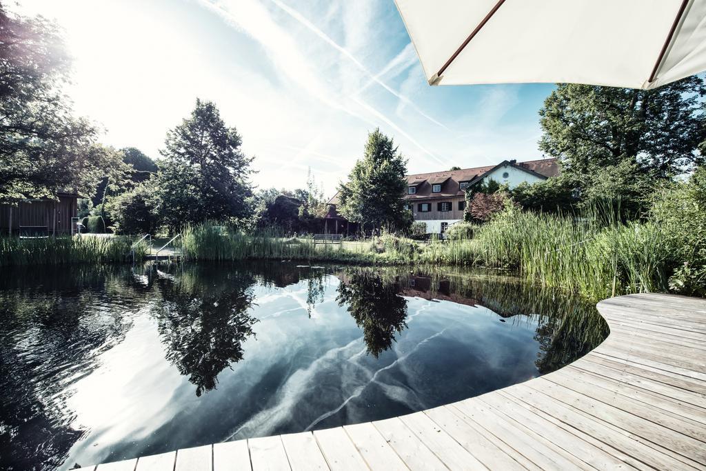 Biohotel Schlossgut Oberambach Exterior foto